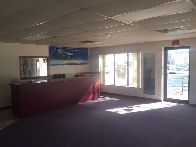 Former Auto Glass Repair Shop For Sale!: 819 S Spring Garden Ave, Deland, FL 32720